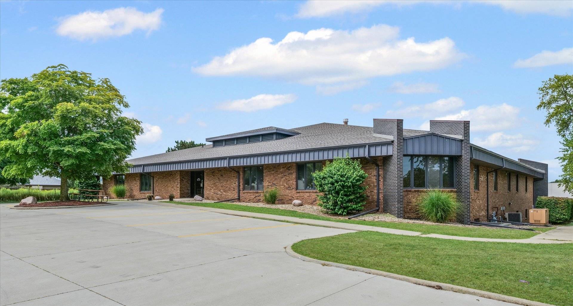 2101 W Park CT, Champaign, IL 61821