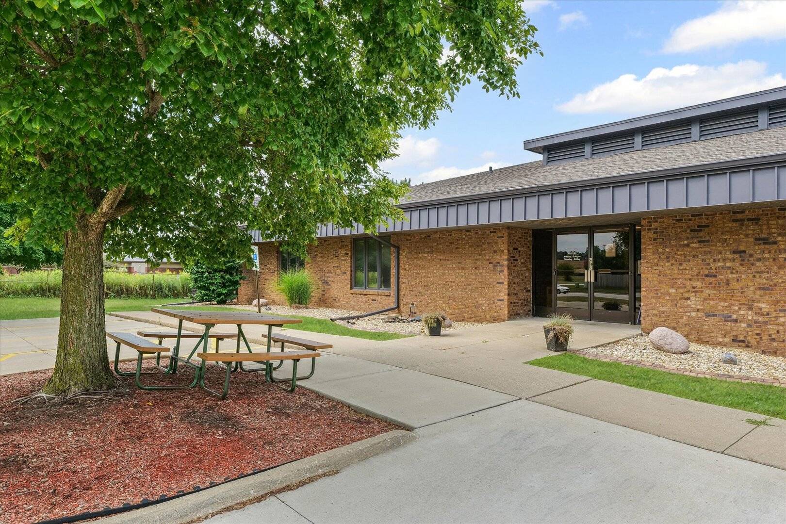 2101 W Park CT, Champaign, IL 61821