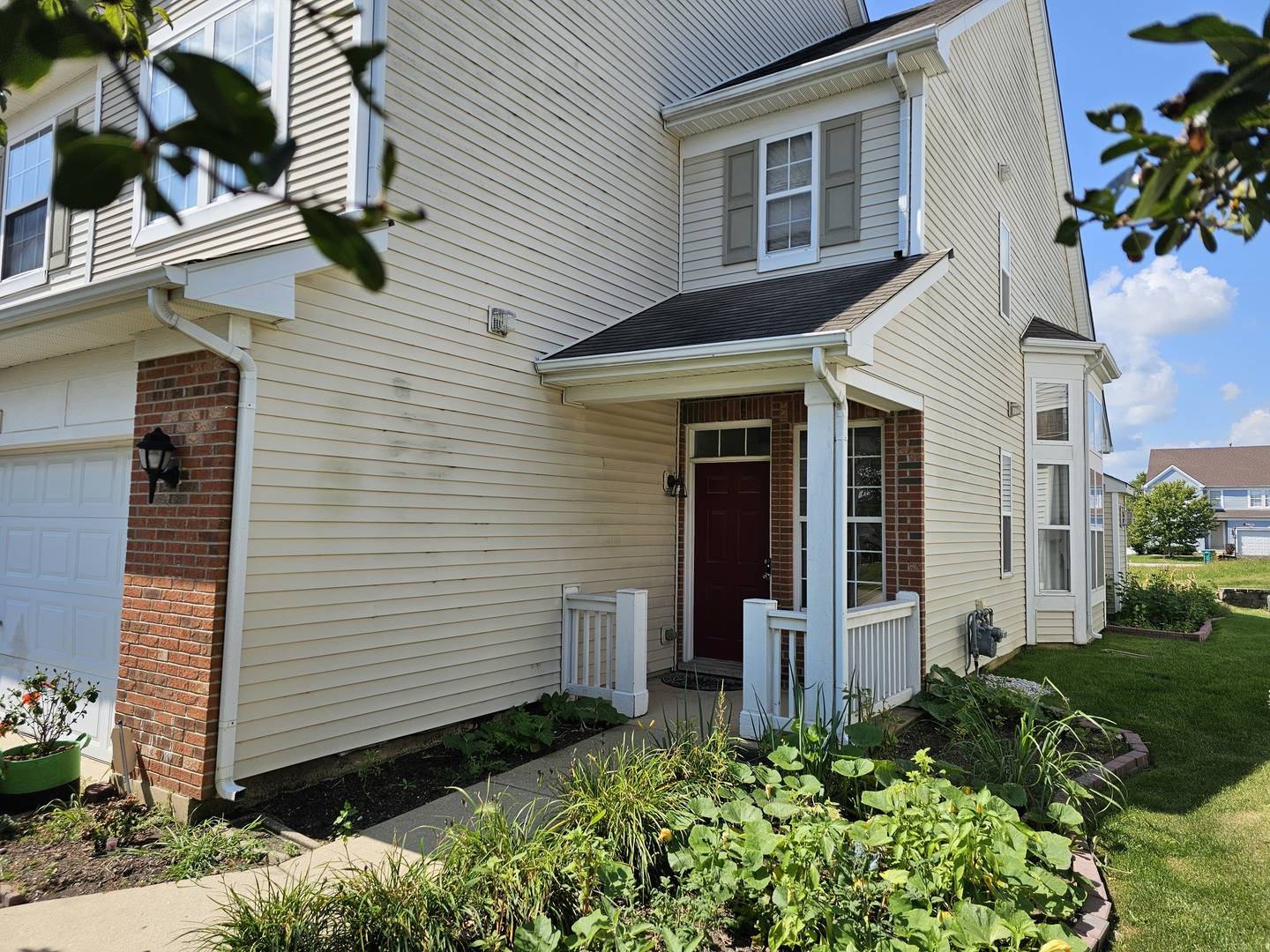 956 Bluebell CIR, Joliet, IL 60431