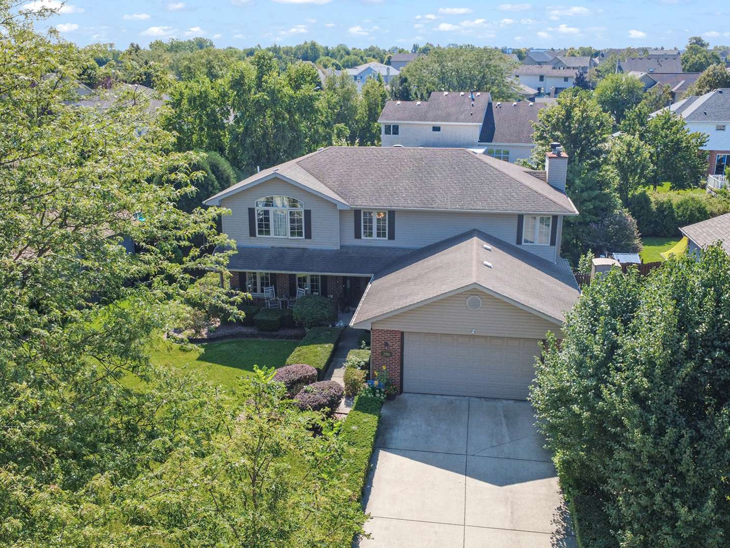 2916 Sharon DR, New Lenox, IL 60451