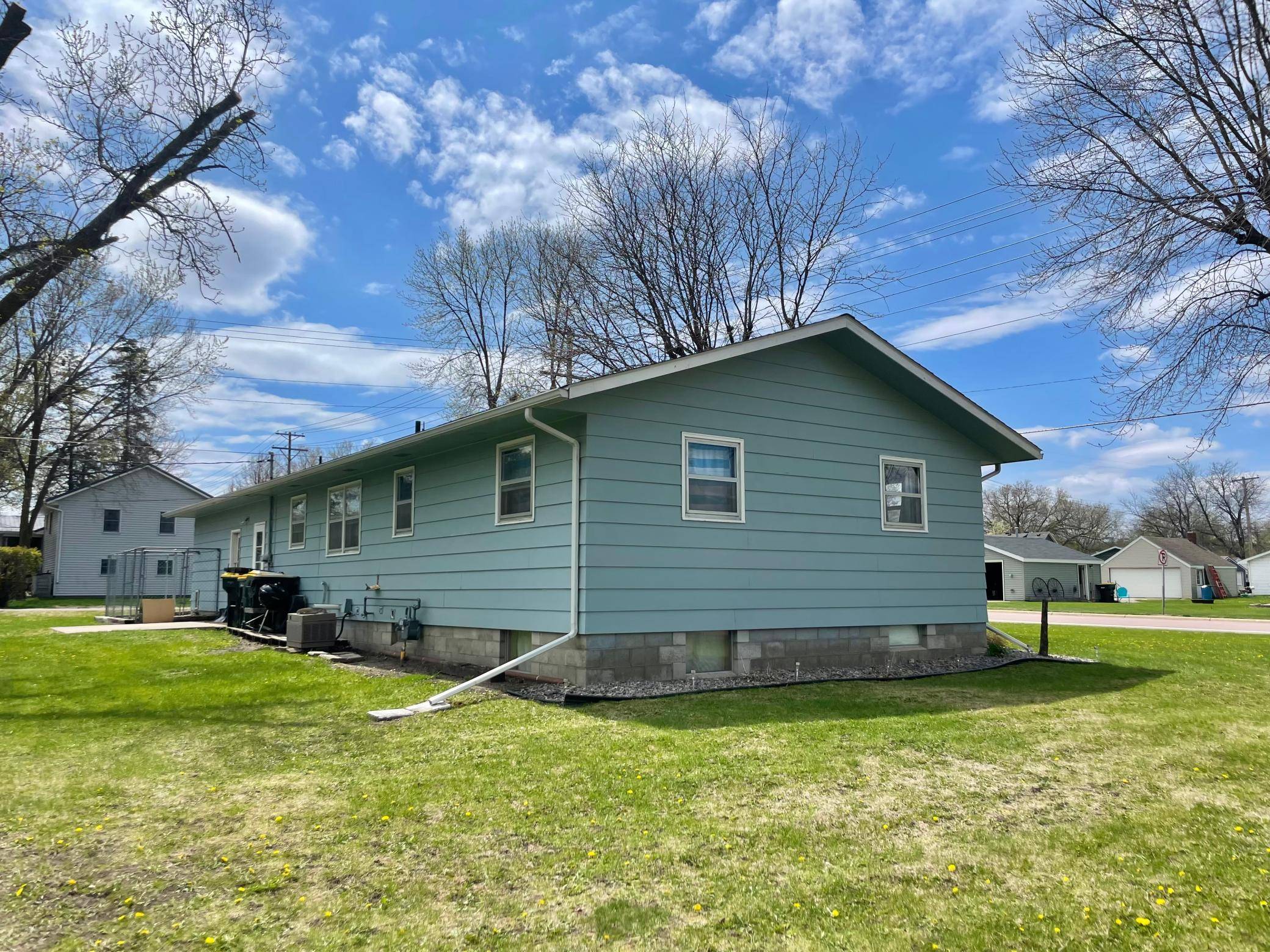 215 N Swain ST, Redwood Falls, MN 56283