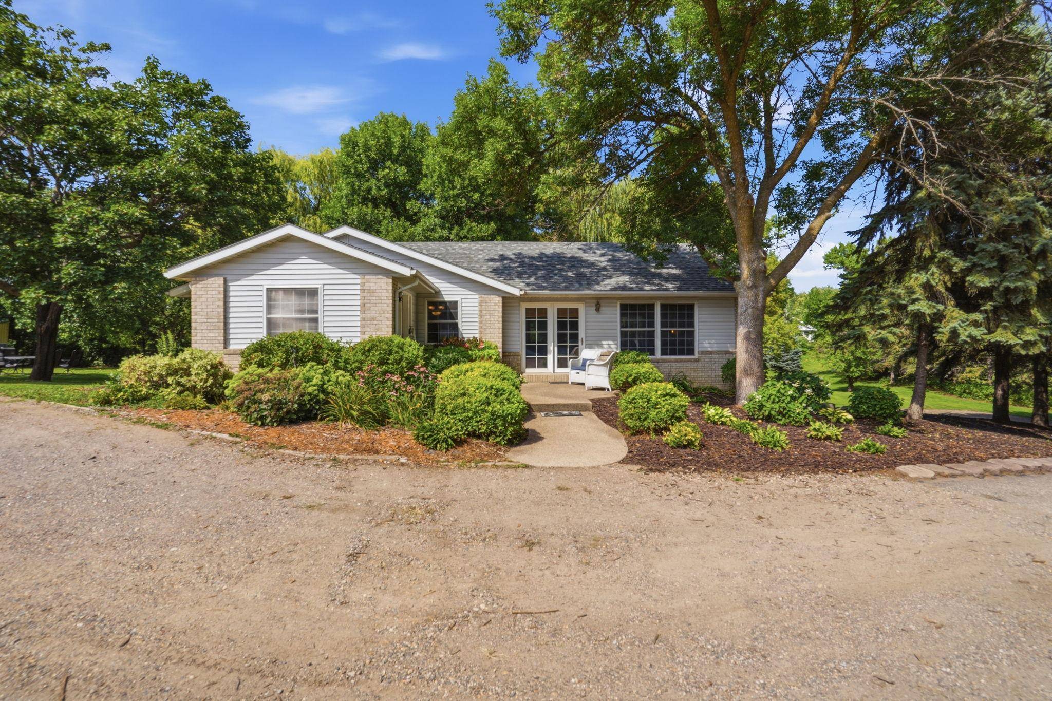 9372 71st ST NE, Spicer, MN 56288