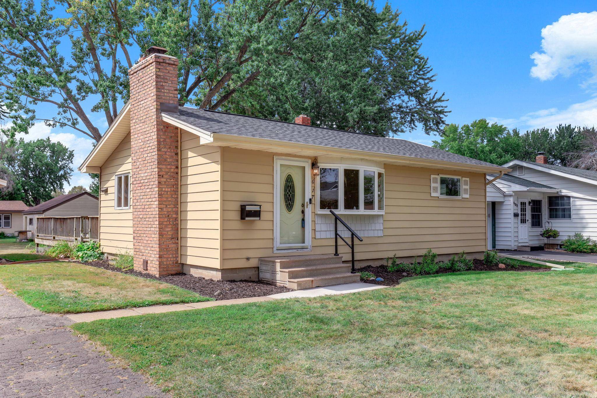 617 E Lincoln RD, New Richmond, WI 54017