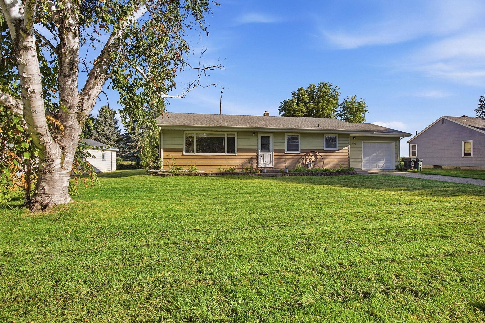 261 Dupont AVE NE, Hector, MN 55342