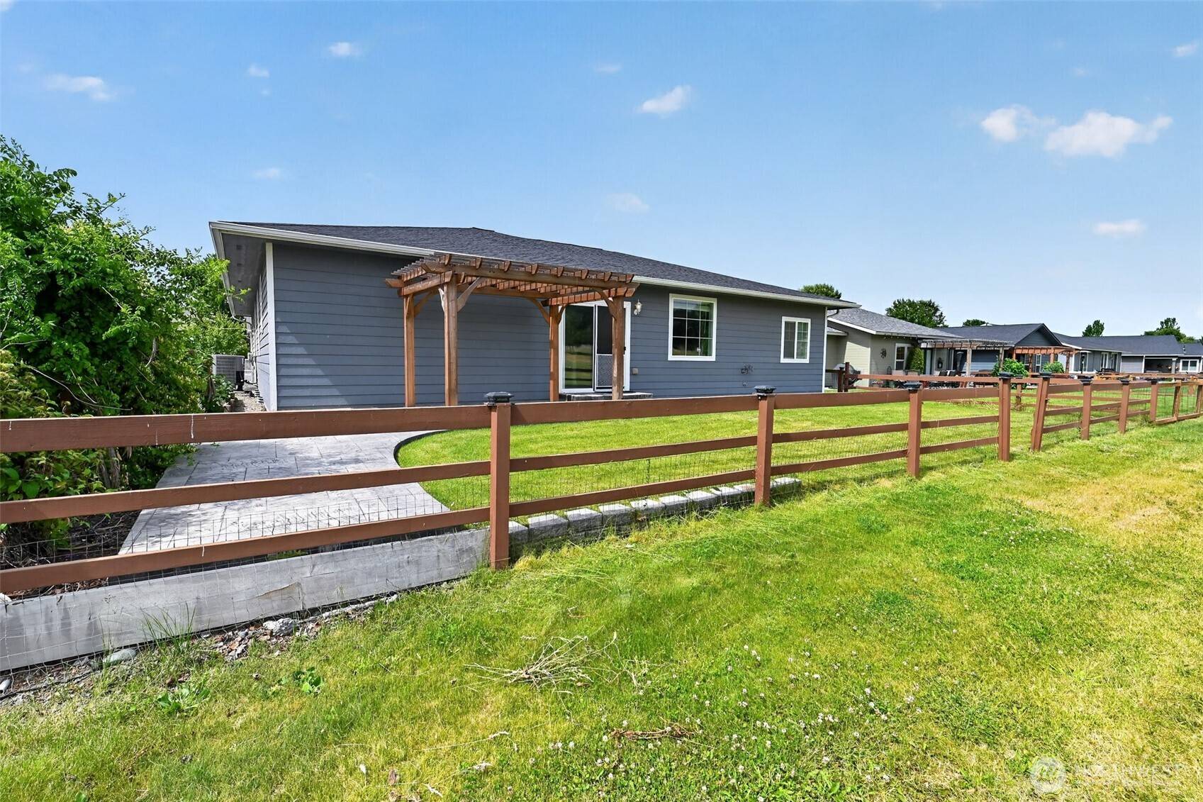 8019 Vialago Parkway, Zillah, WA 98953