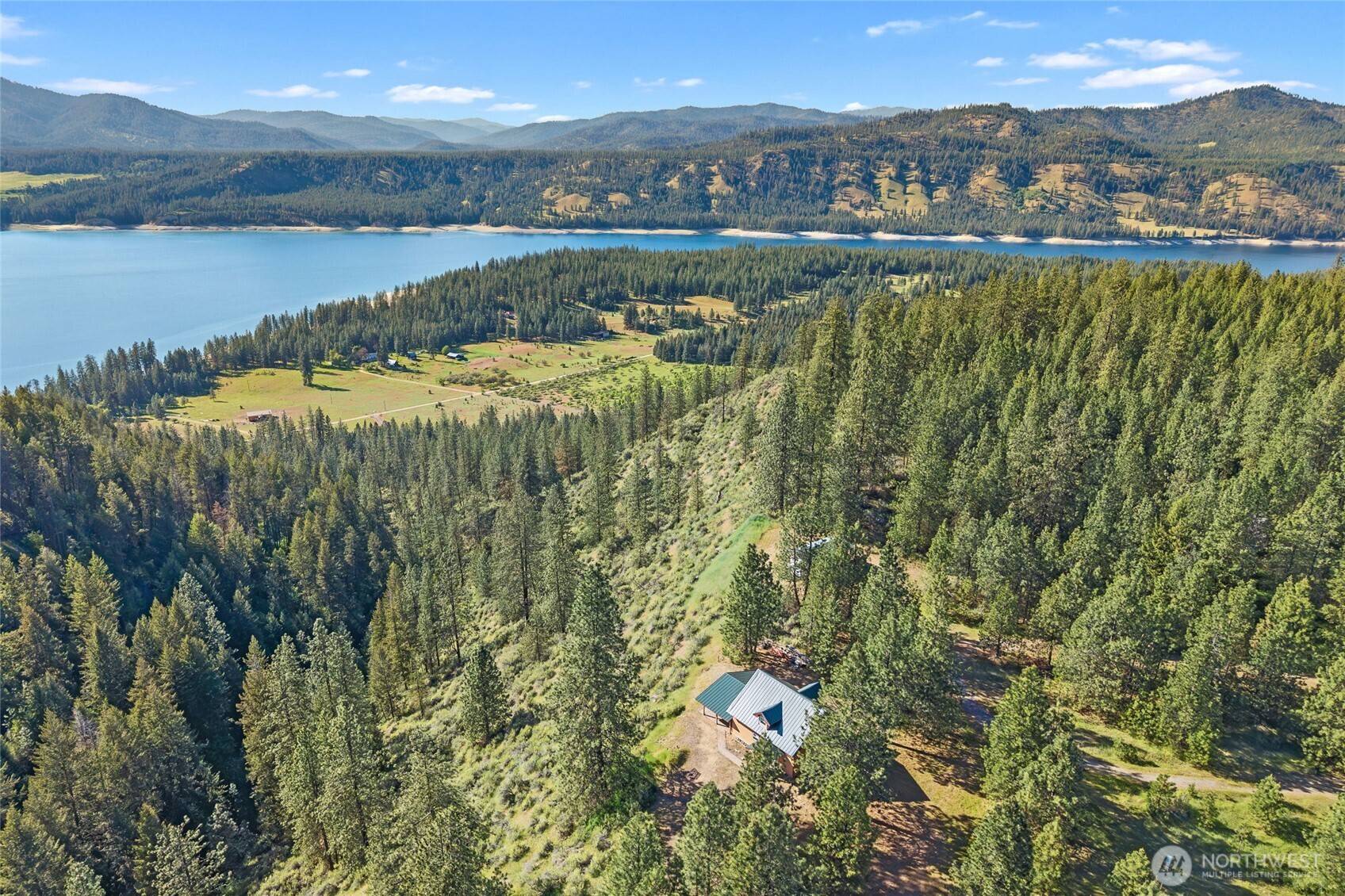 6523 Camp Naborlee RD, Fruitland, WA 99129