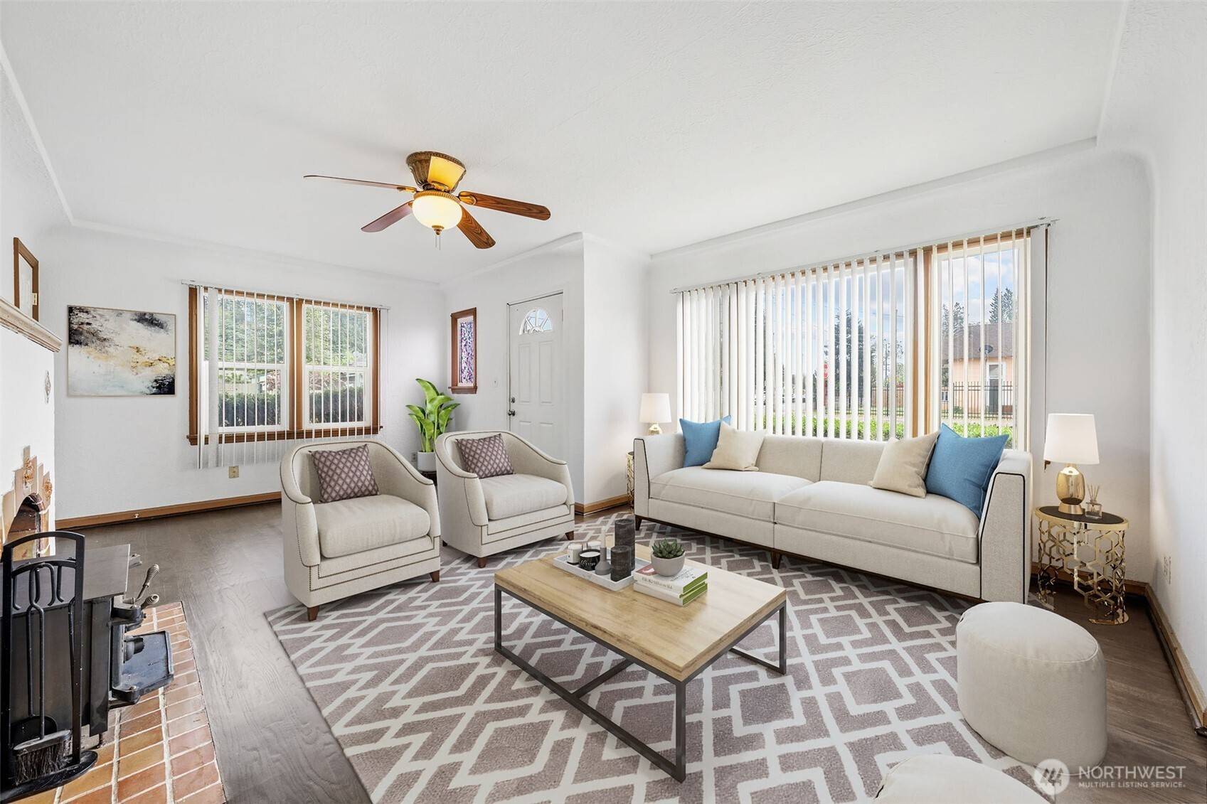 205 W Saar ST, Kent, WA 98032