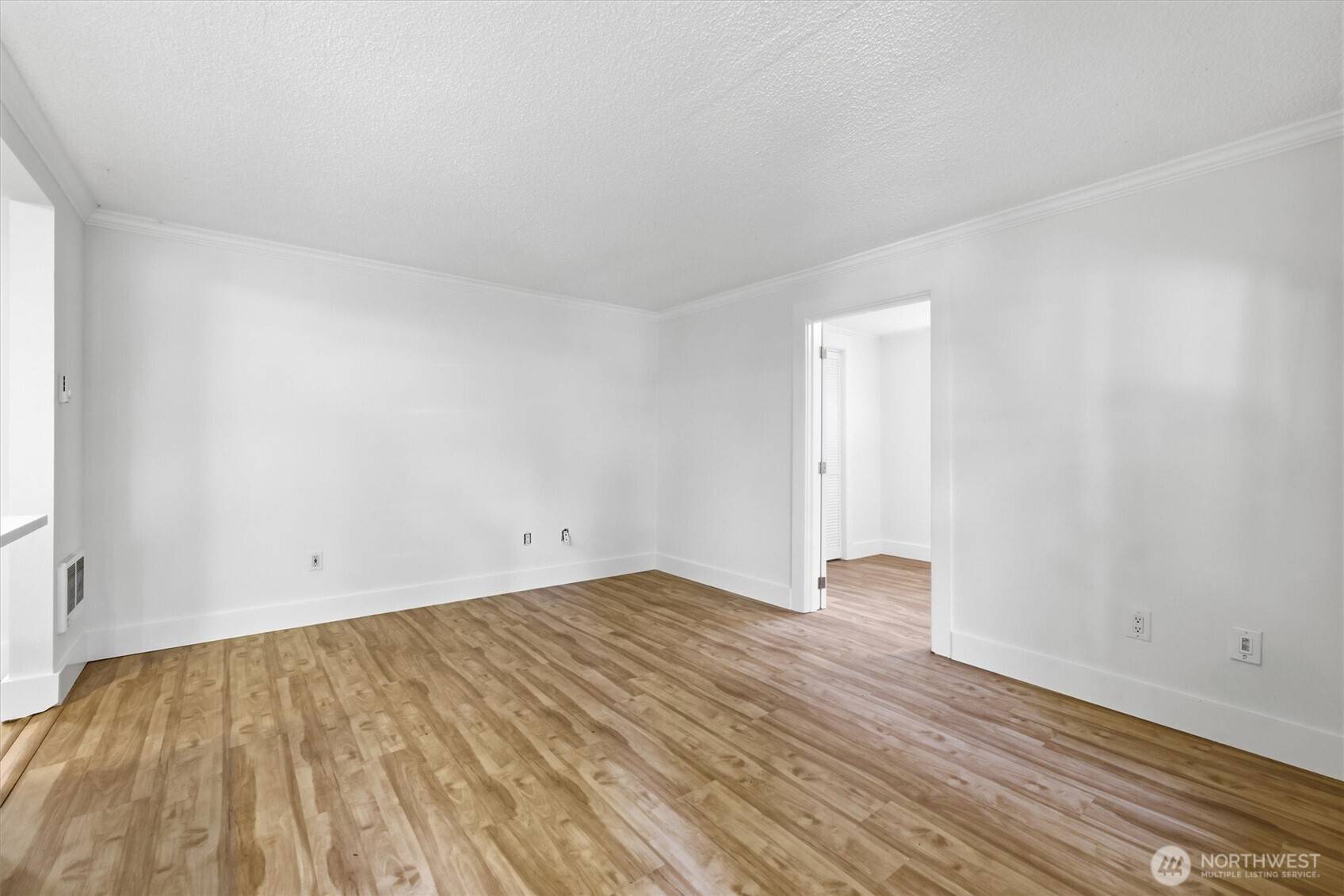 5444 40th AVE SW, Seattle, WA 98136
