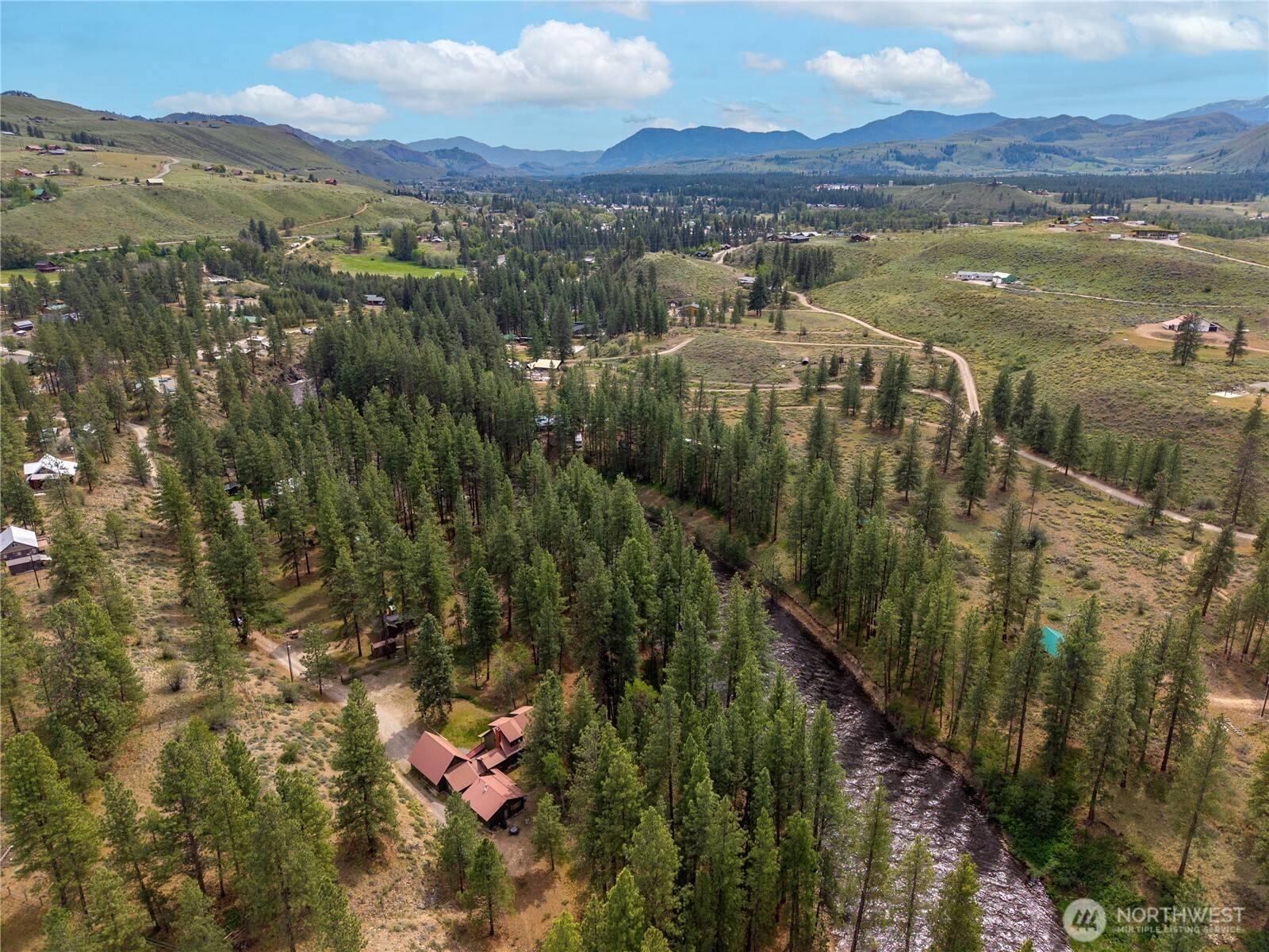 19 Maughan RD, Winthrop, WA 98862