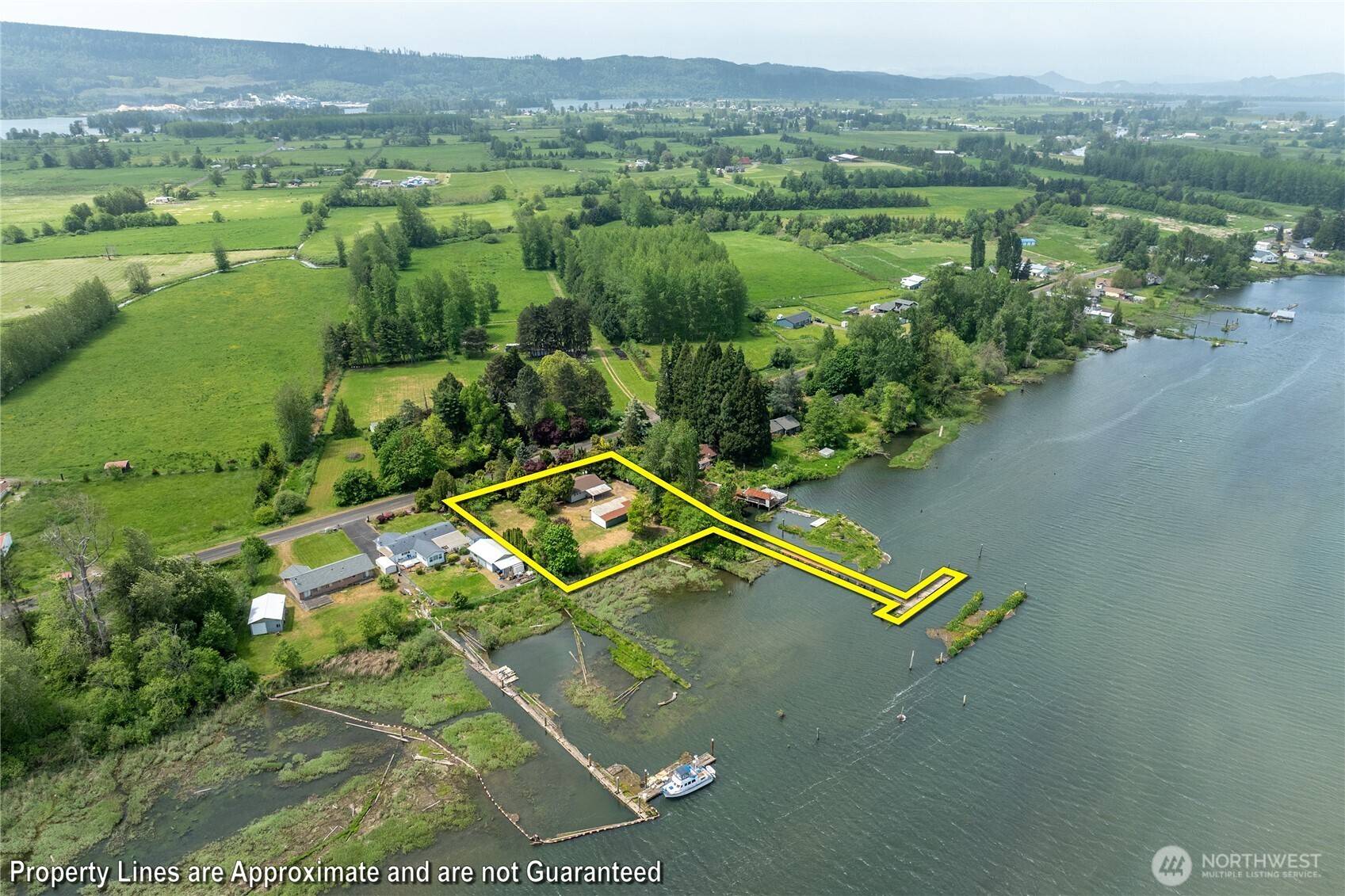 369 E Birnie Slough RD, Cathlamet, WA 98612