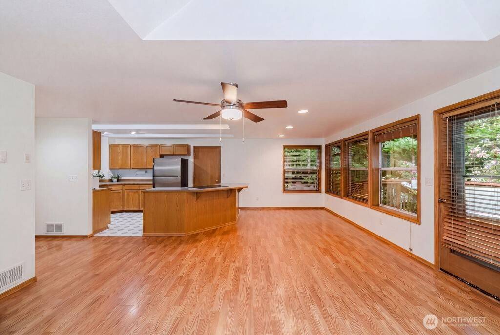 566 E Pointes DR W, Shelton, WA 98584