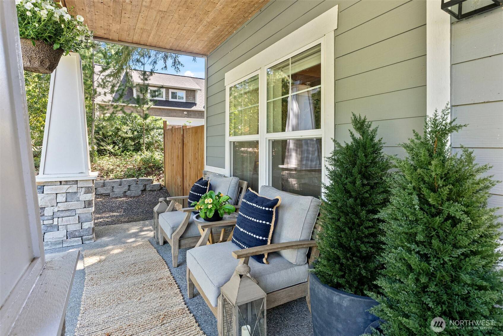 191 E Sterling DR, Allyn, WA 98524