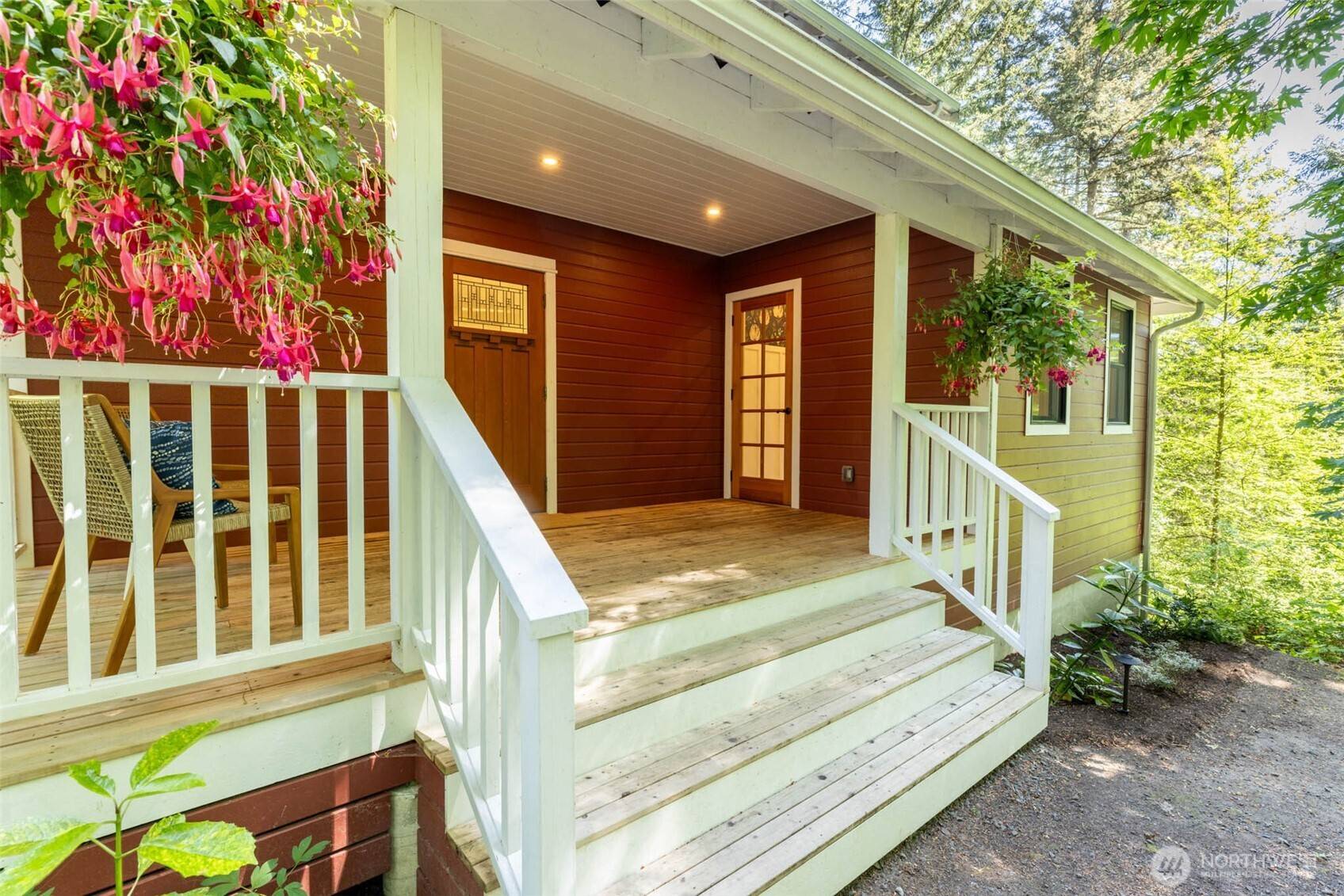 7026 Island Center RD NE, Bainbridge Island, WA 98110