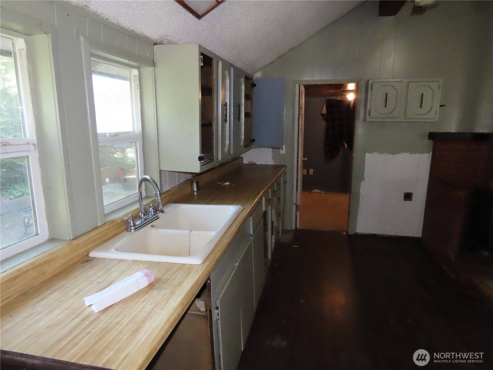 1047 Pine ST, Grayland, WA 98547