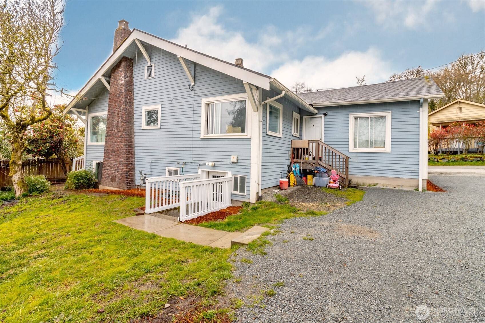 10033 Des Moines Memorial DR S, Seattle, WA 98168