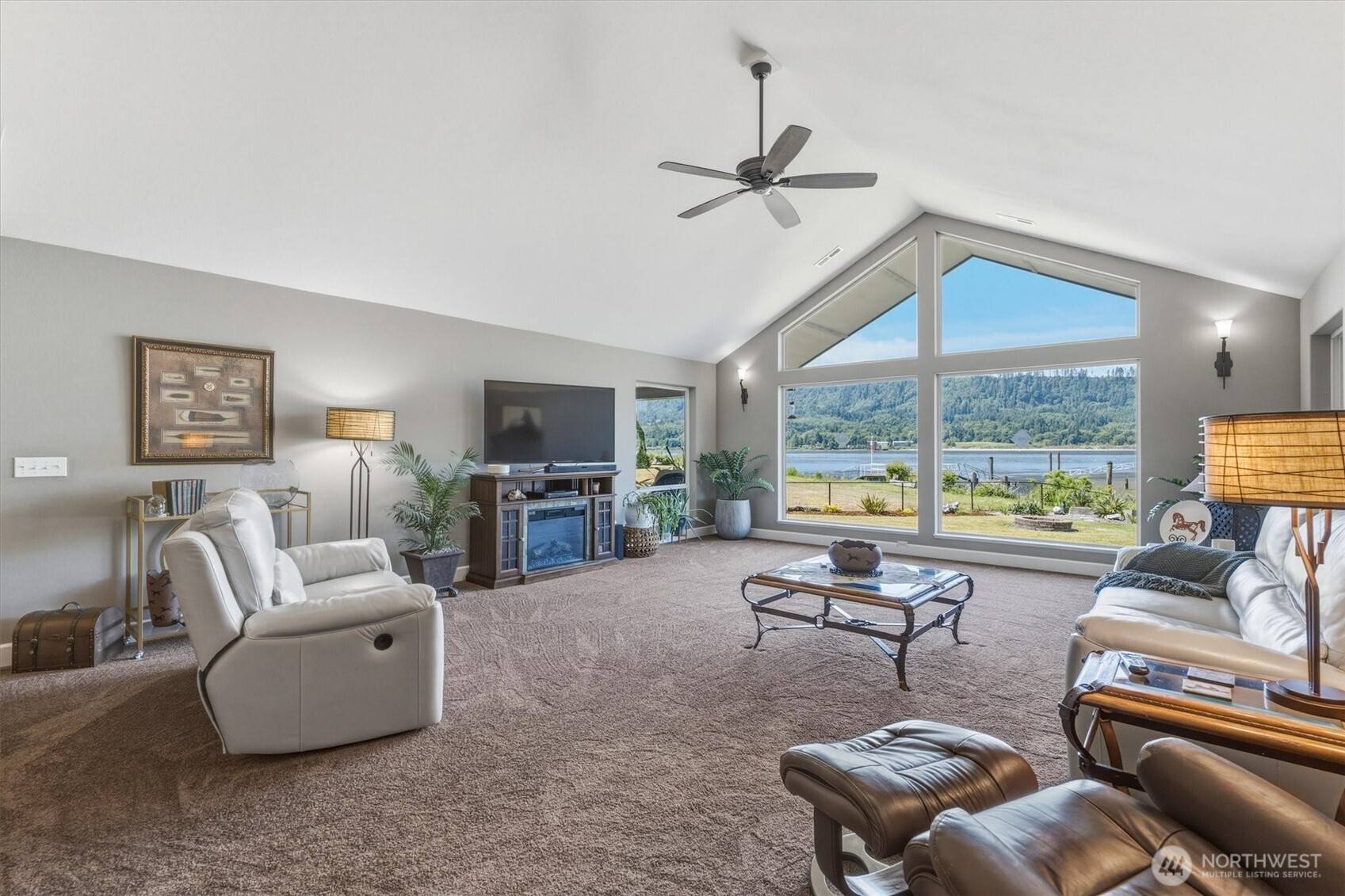 268 S Welcome Slough RD, Cathlamet, WA 98612