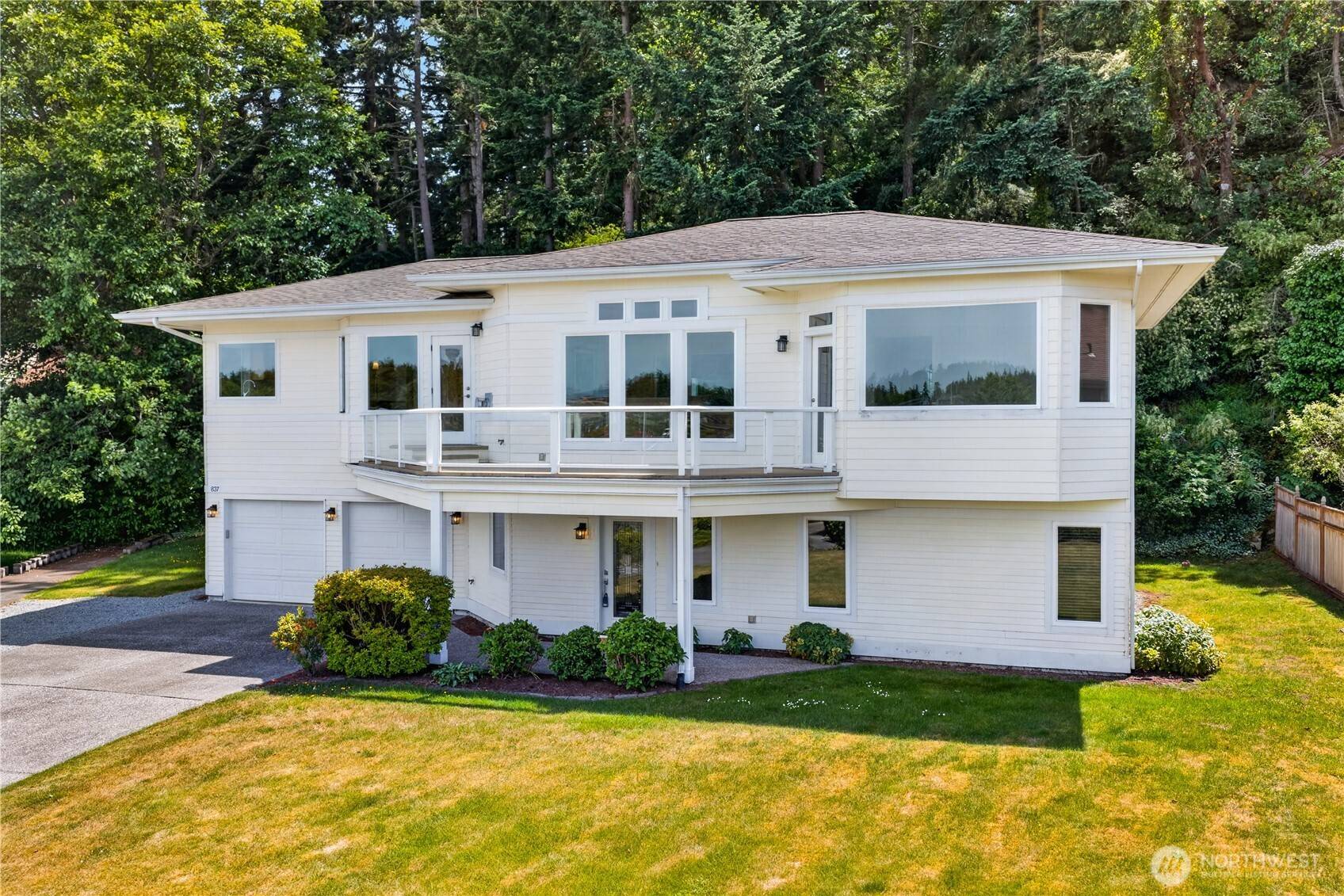 837 Shoshone DR, La Conner, WA 98257