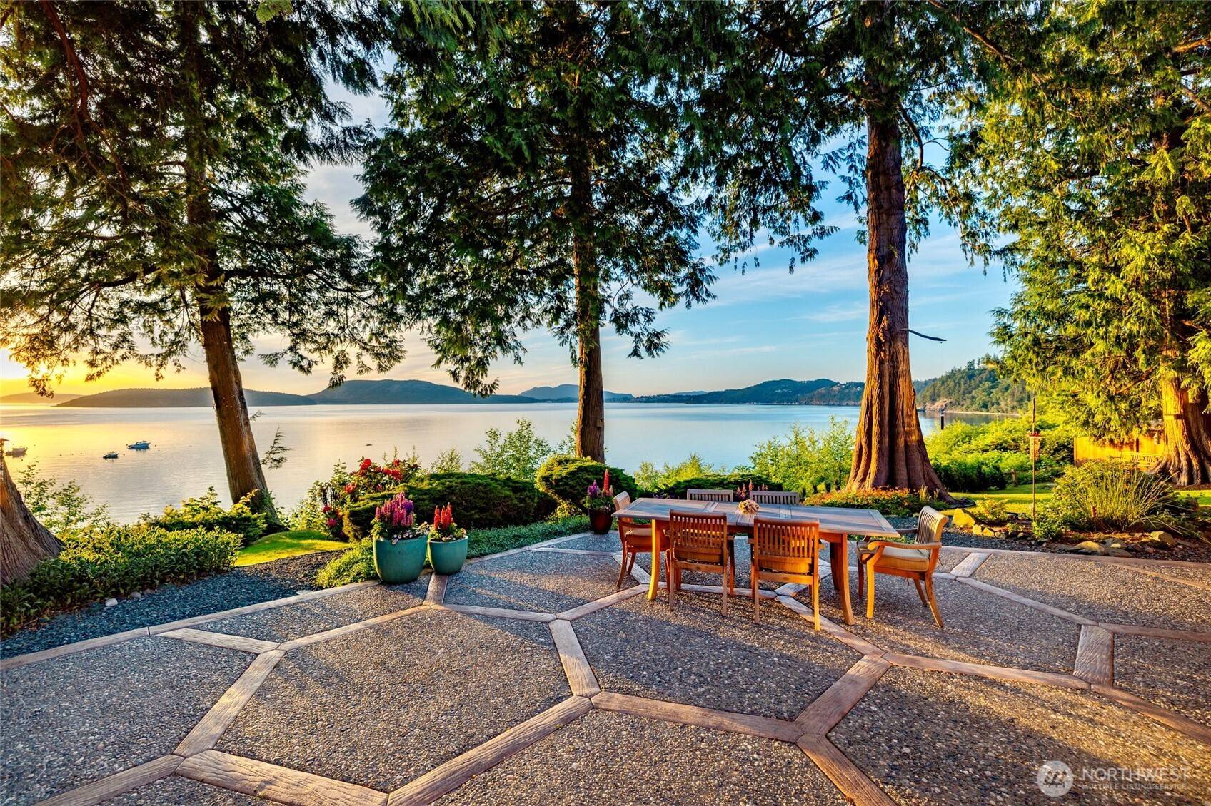 3559 Biz Point RD, Anacortes, WA 98221