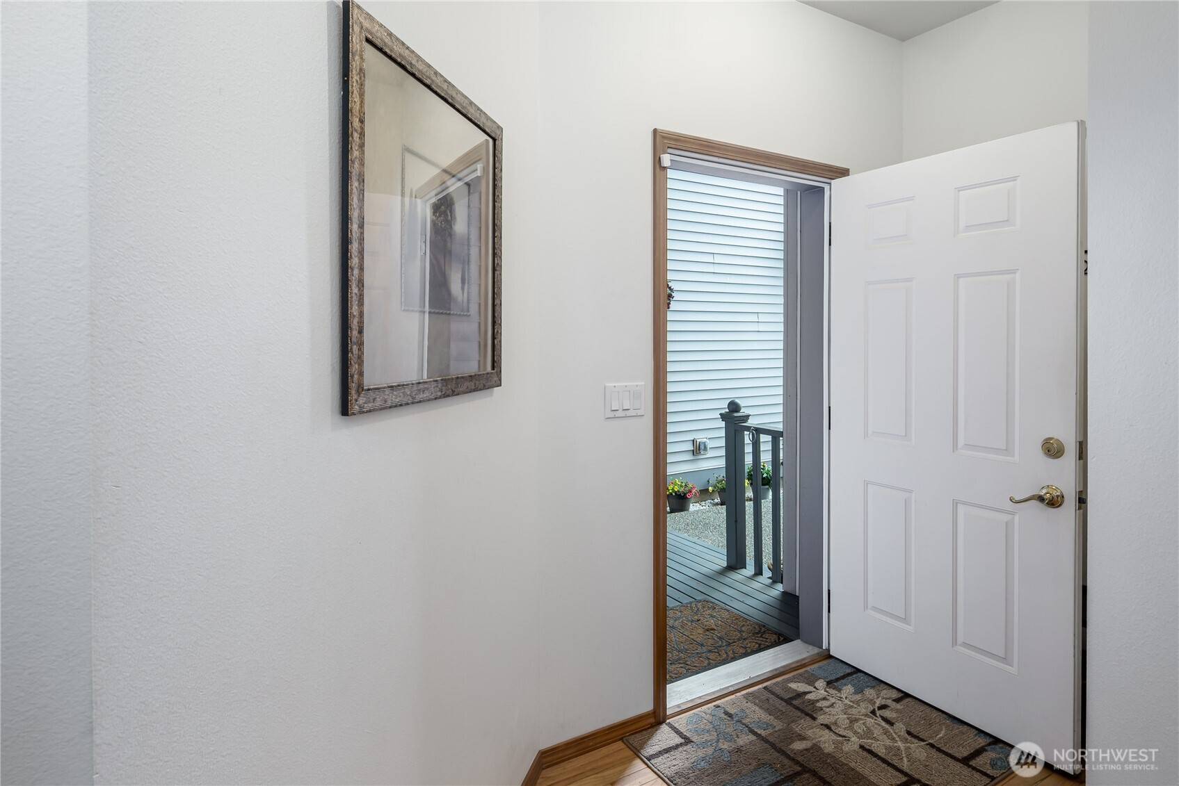 2213 James CIR #B, Lynden, WA 98264