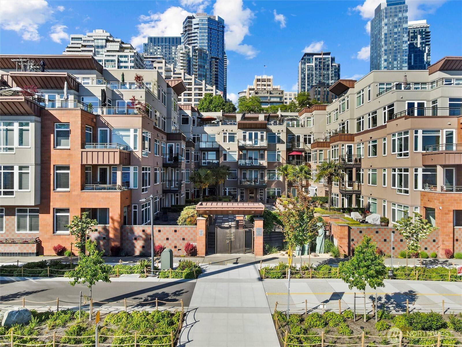 1950 Alaskan Way #422, Seattle, WA 98101