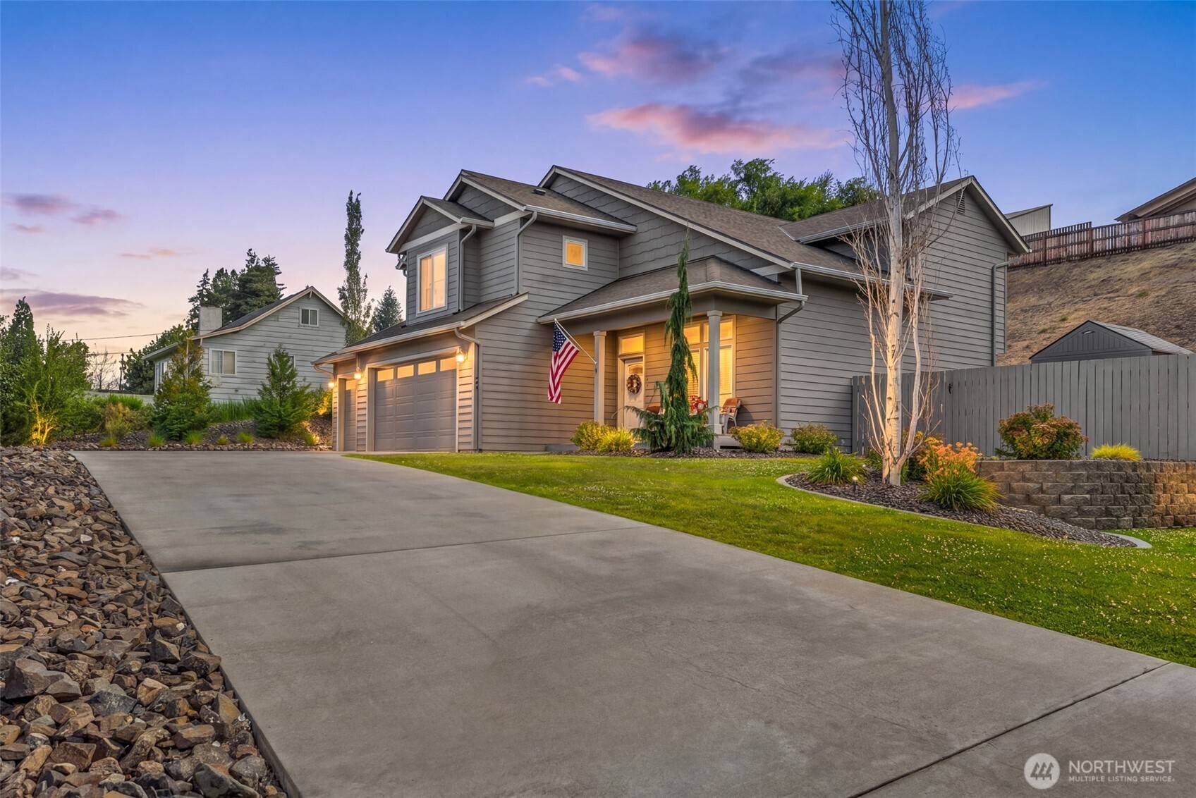 3143 NW Delcon CT, East Wenatchee, WA 98802