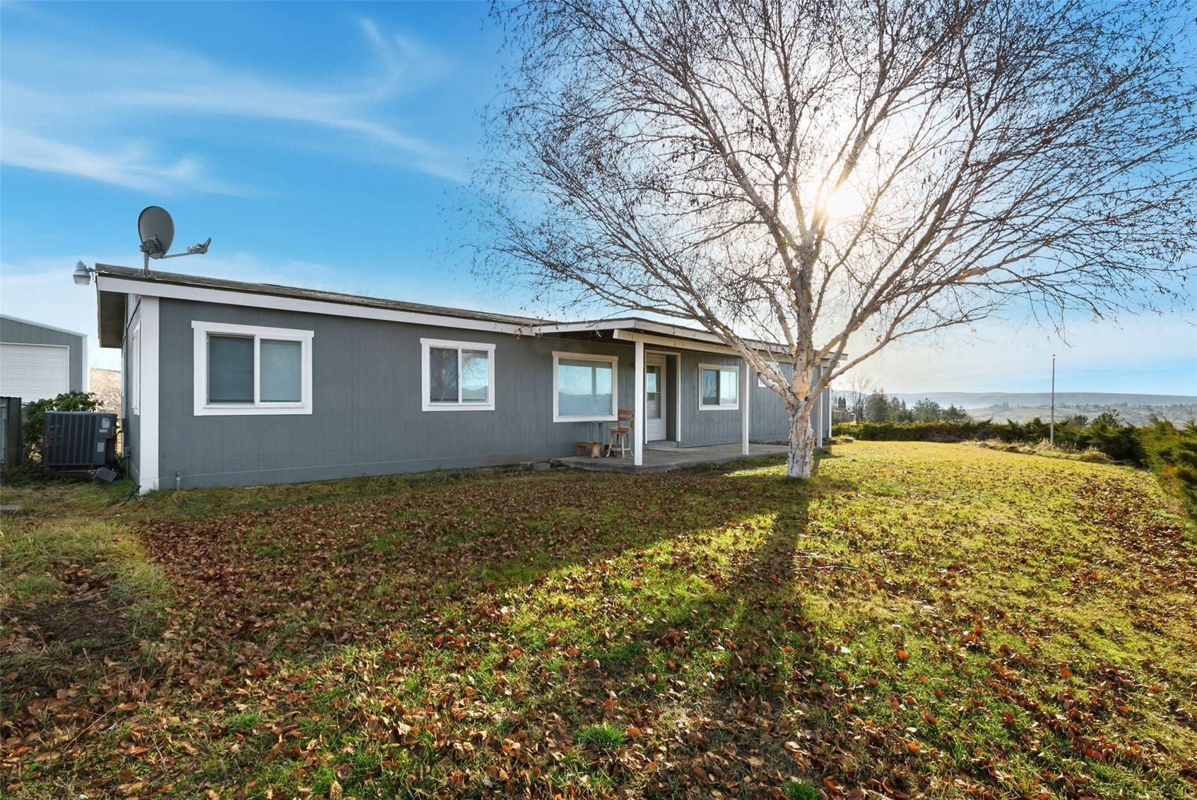 401 CLEMANS VIEW RD, Selah, WA 98942