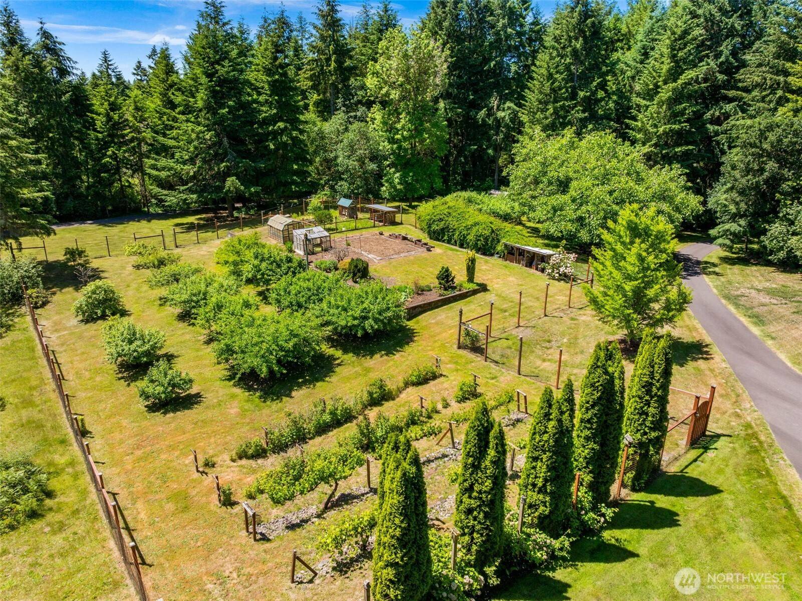 11500 Weisenberger RD SE, Rainier, WA 98576