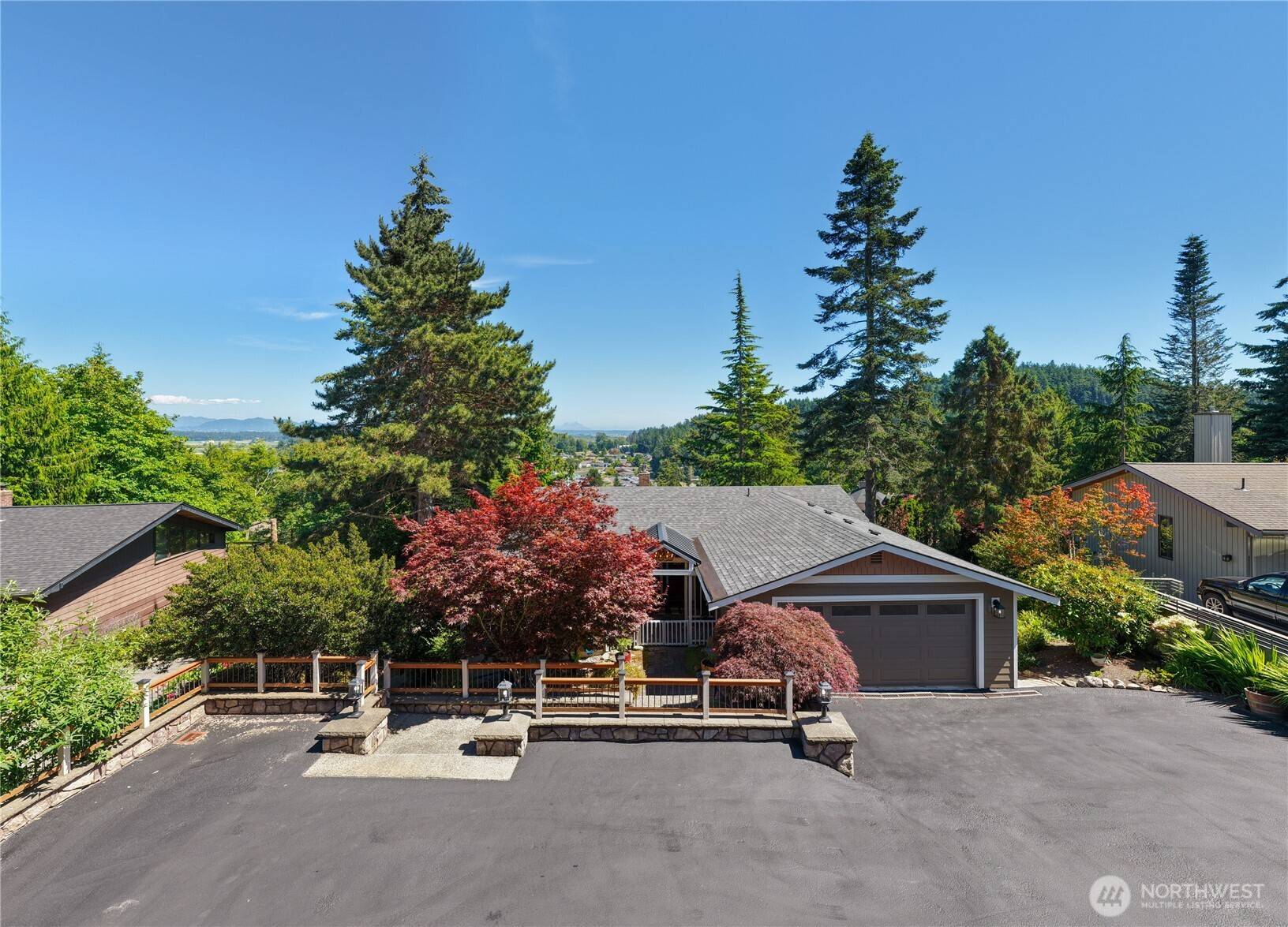 421 Umatilla DR, La Conner, WA 98257