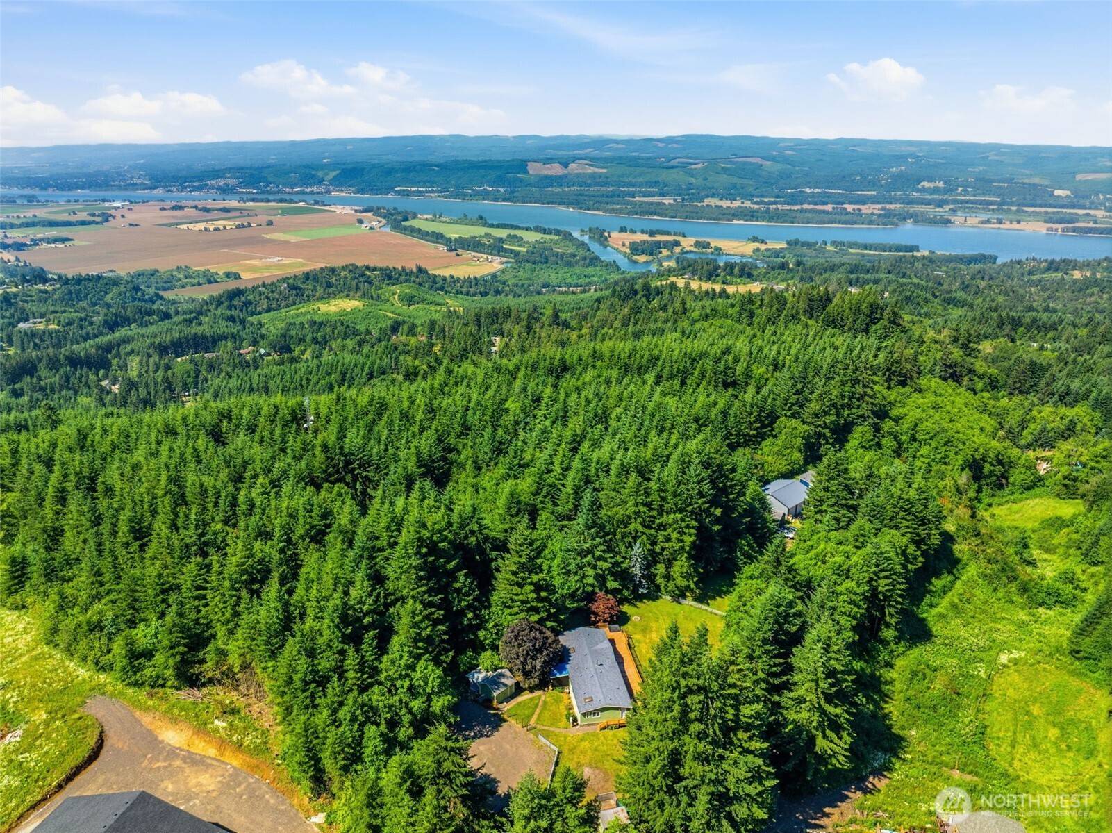 210 Webster LN, Woodland, WA 98674