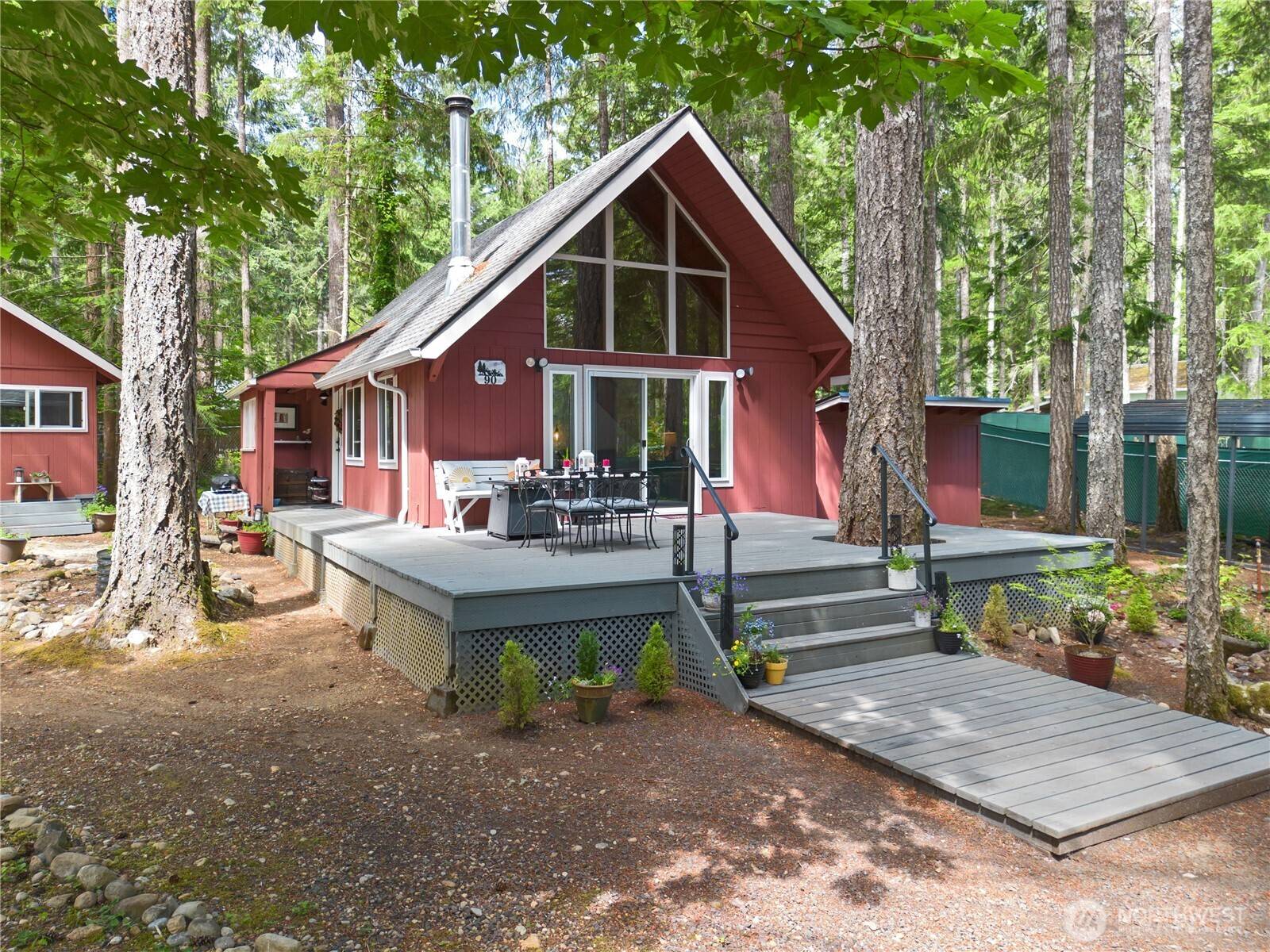 90 N Fircrest PL, Hoodsport, WA 98548