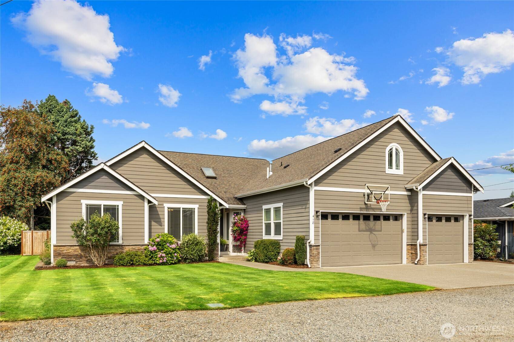 418 20th ST NW, Puyallup, WA 98371