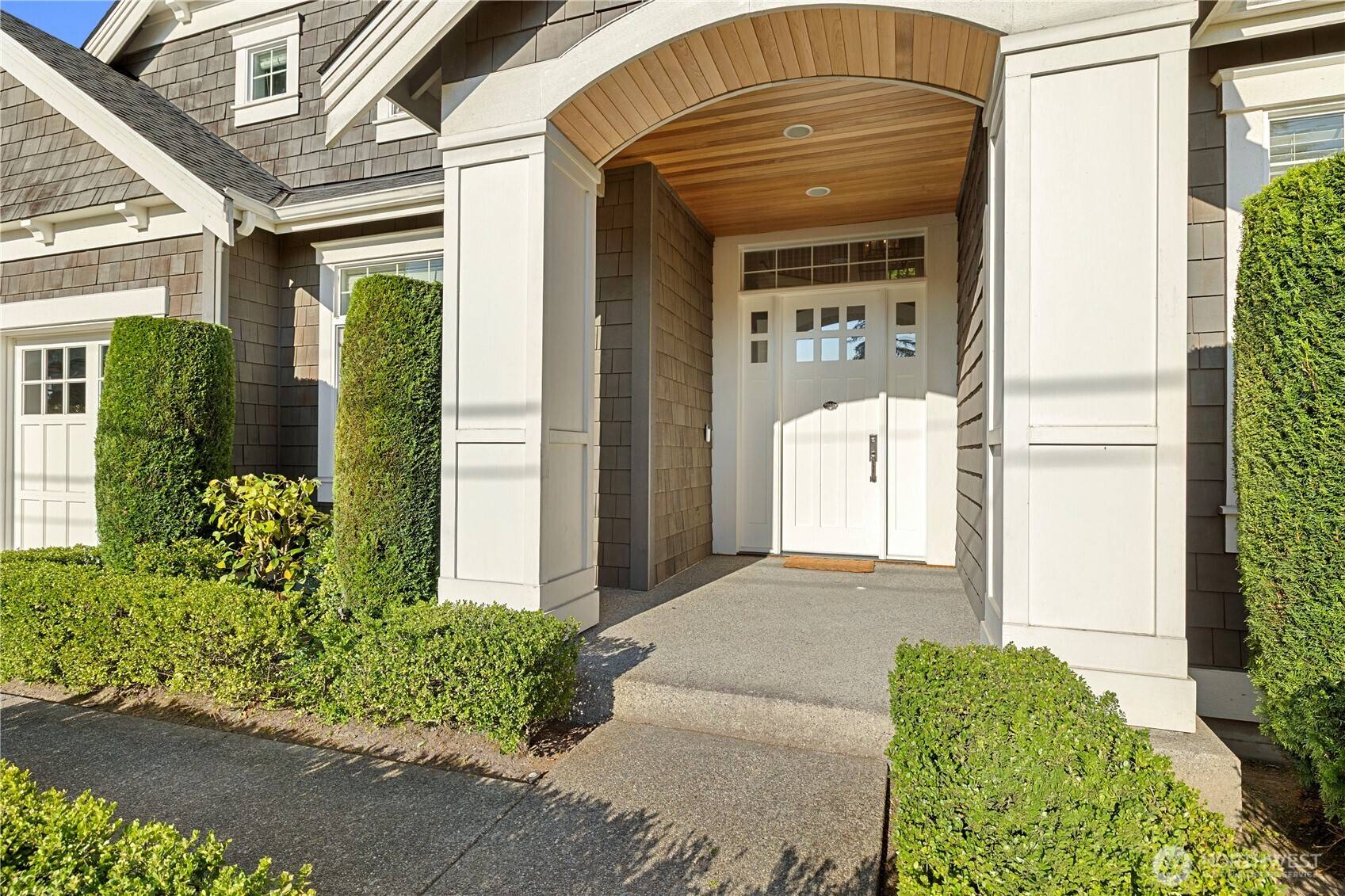 2424 108th AVE NE, Bellevue, WA 98004