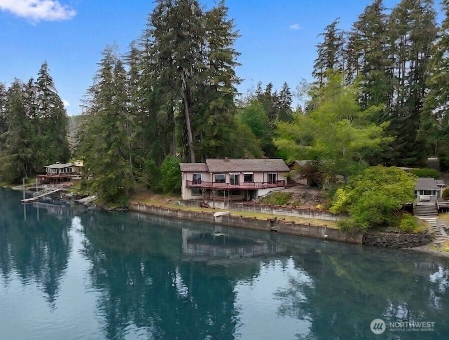 5470 E Grapeview Loop RD, Allyn, WA 98524