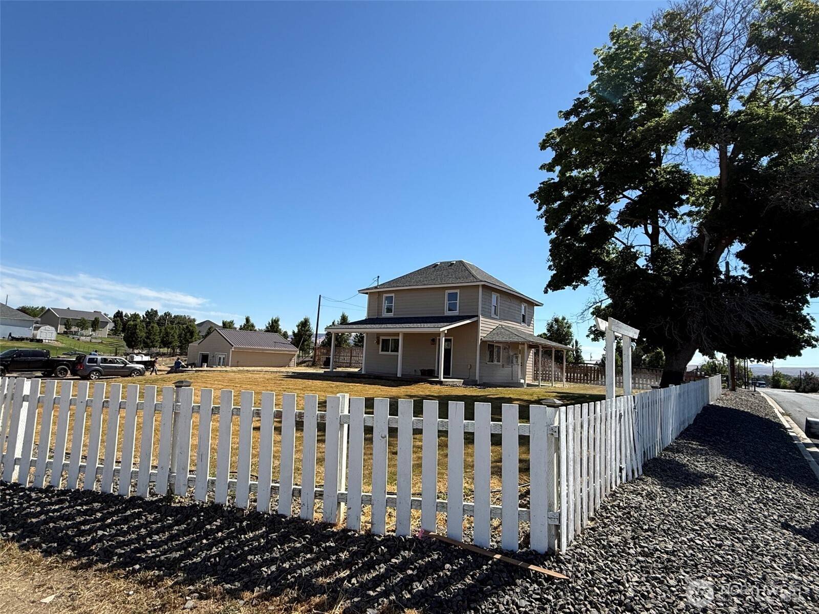 990 Lancaster RD, Selah, WA 98942