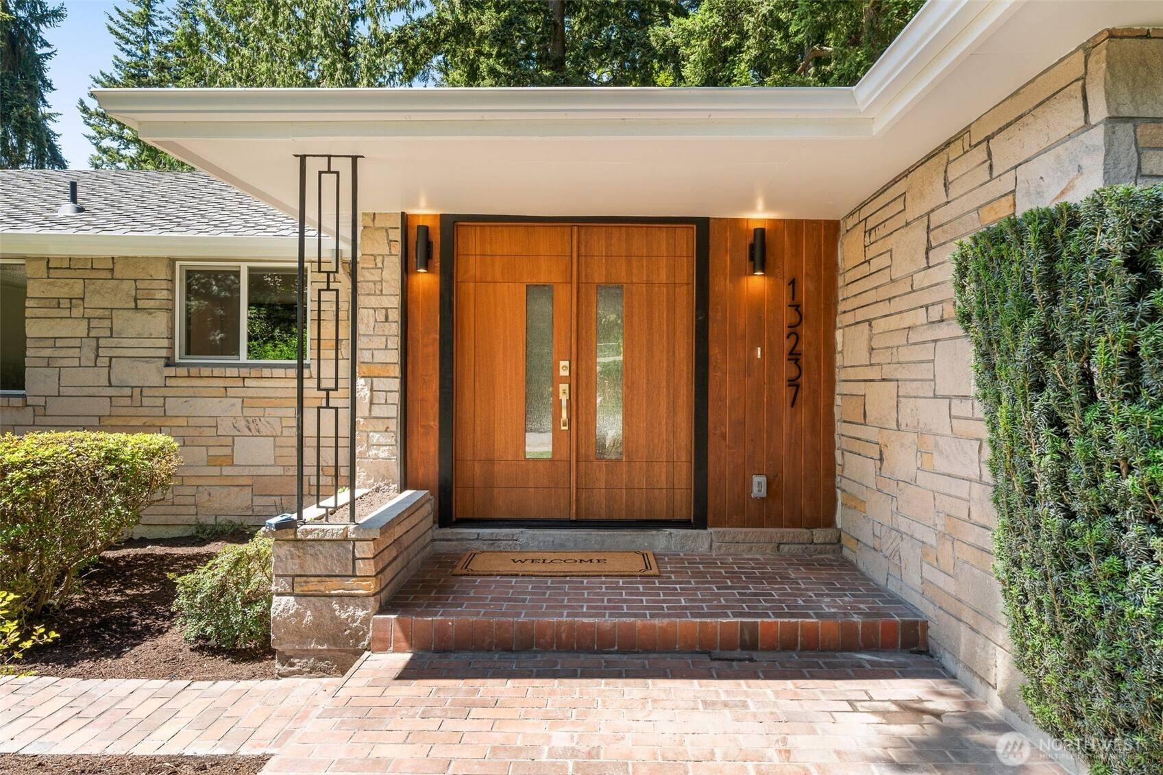 13237 8th AVE NW, Seattle, WA 98177