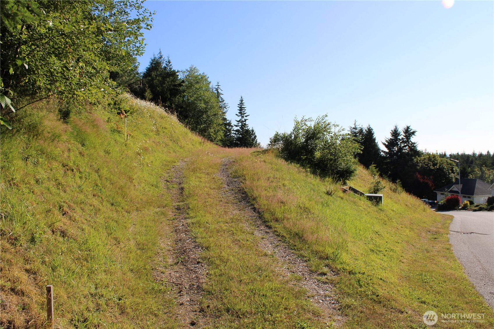 1076 Malvern Hills DR, Camano Island, WA 98282