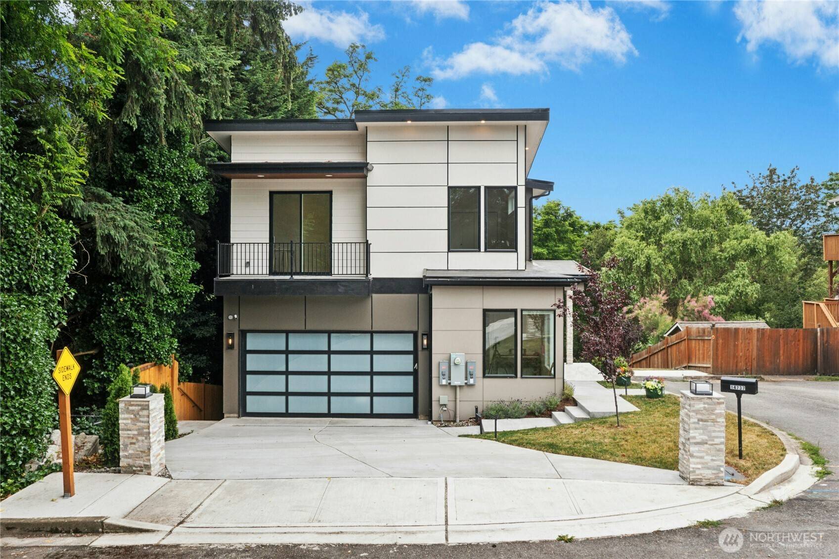 14737 56th AVE S, Tukwila, WA 98168
