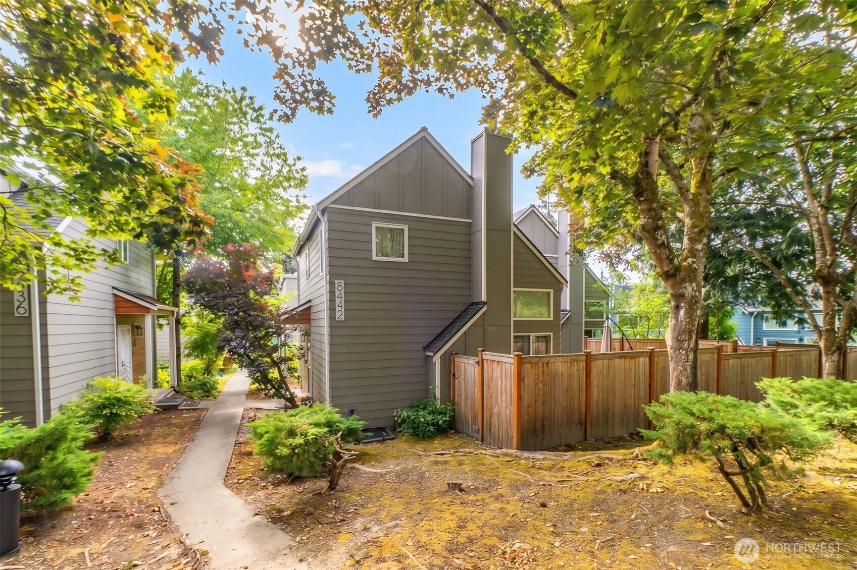 8442 26th AVE SW #A, Seattle, WA 98106