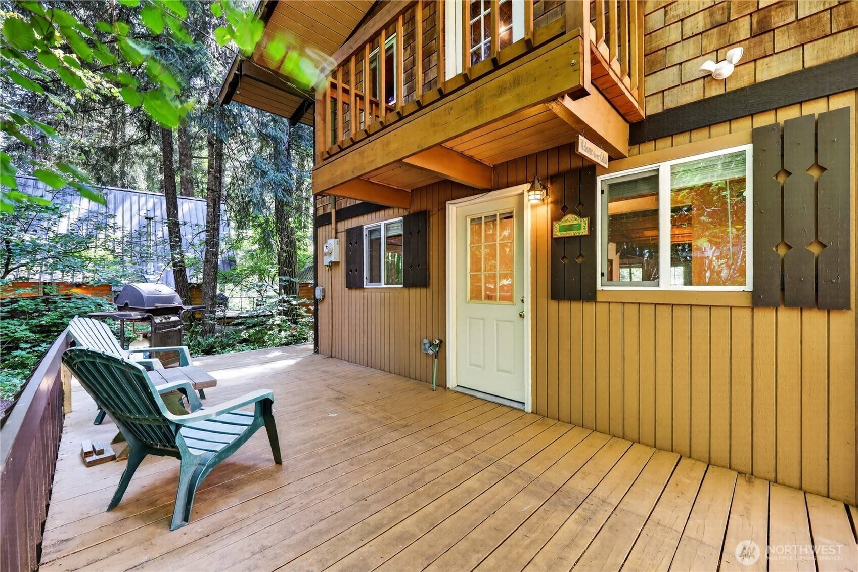 101 Cascade DR, Packwood, WA 98361
