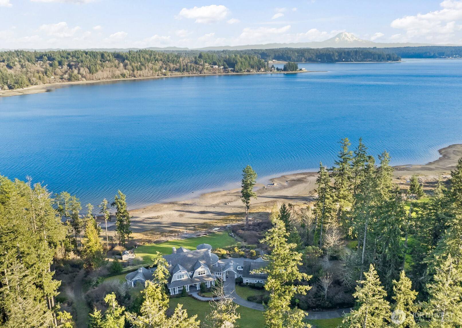 7104 E Grapeview Loop RD, Allyn, WA 98524