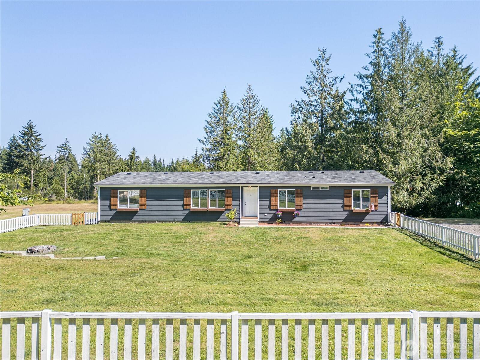 101 Robinson, Port Angeles, WA 98362