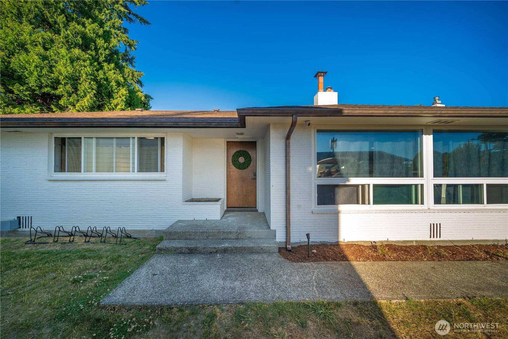 1636 S 260th ST, Des Moines, WA 98198