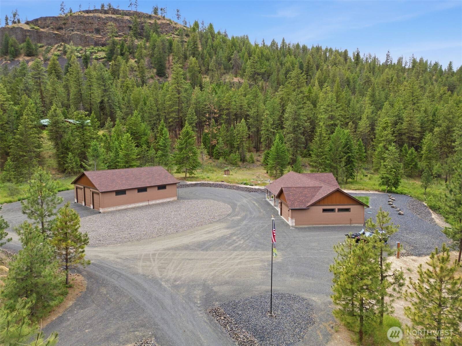 34947 Sharptail LN, Davenport, WA 99122