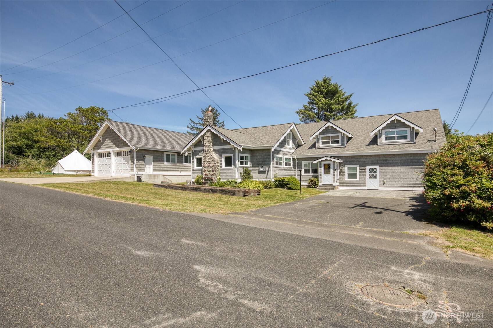 6 4th ST N, Pacific Beach, WA 98571