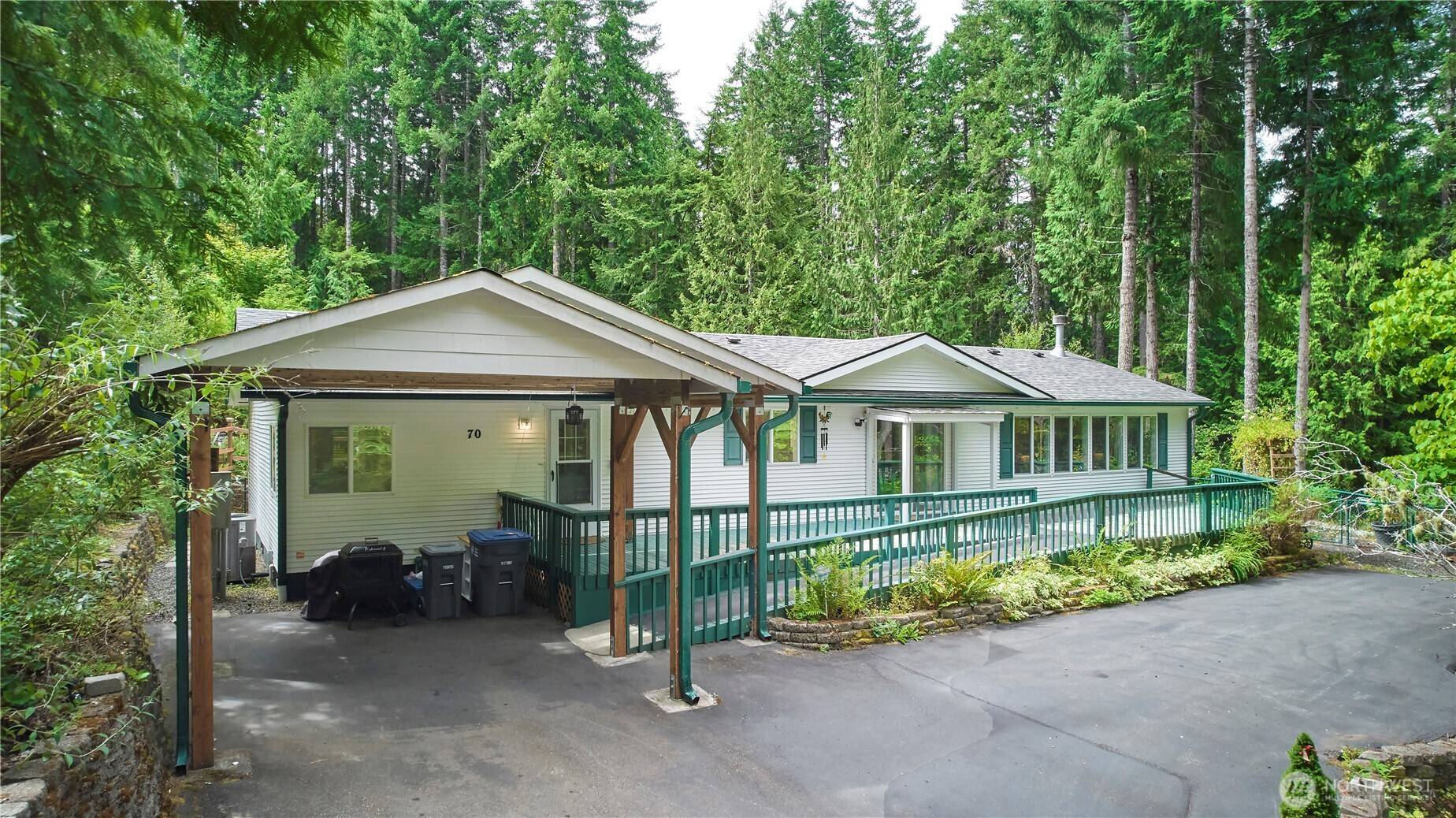 70 N Dow Mountain DR, Hoodsport, WA 98548