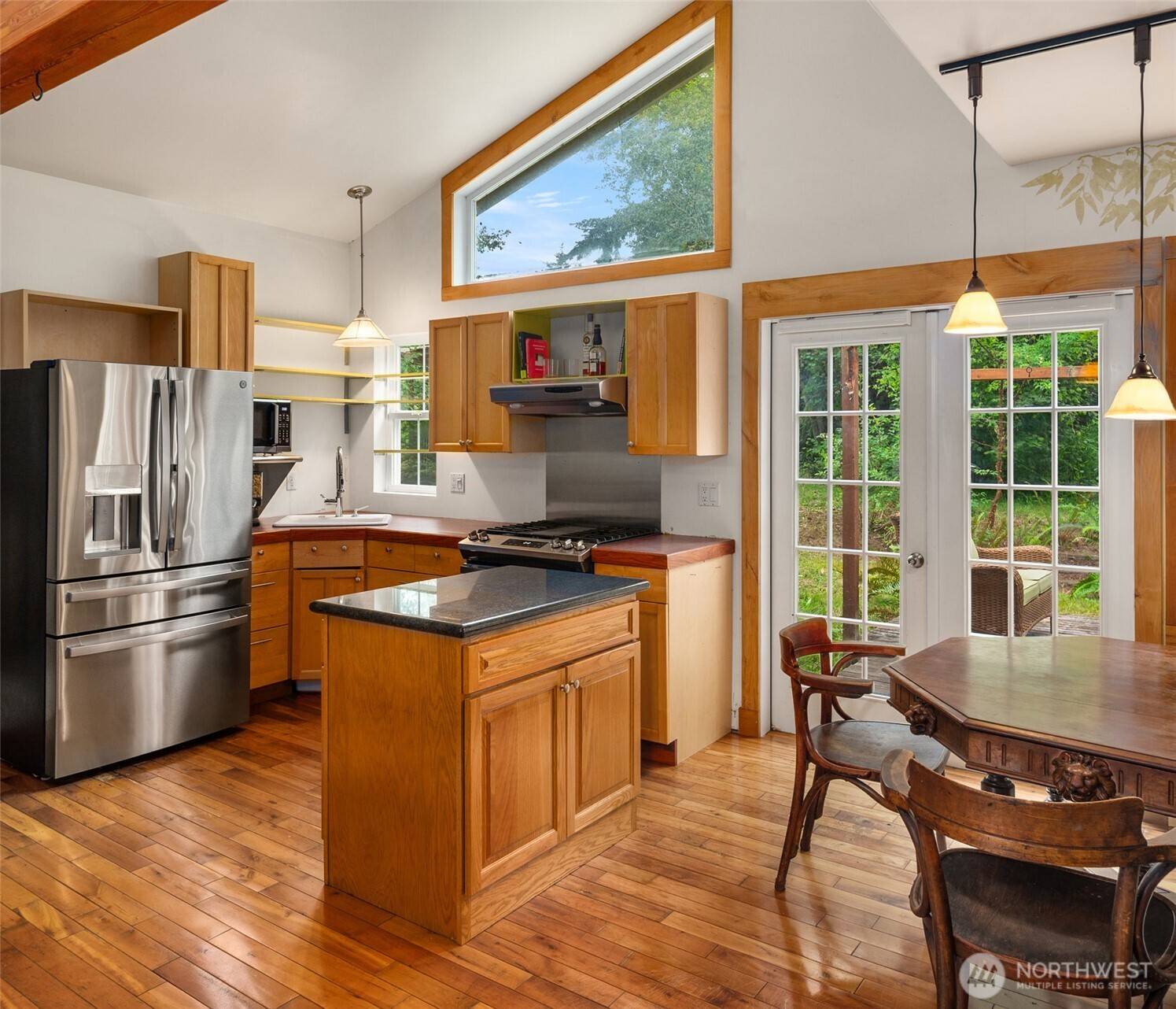 10133 SW 204th ST, Vashon, WA 98070