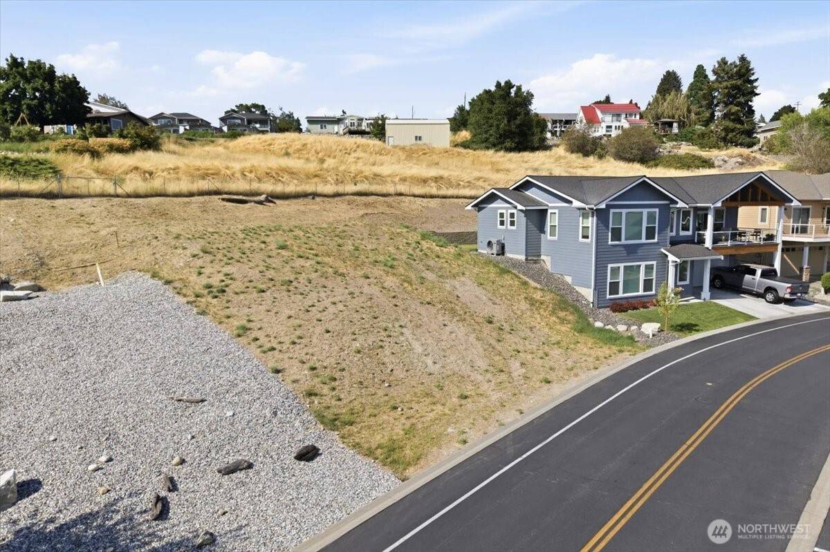 515 Village DR, Manson, WA 98831