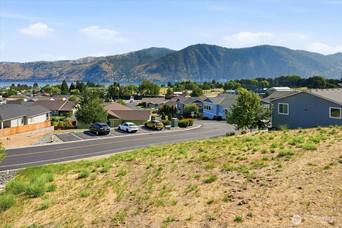 515 Village DR, Manson, WA 98831