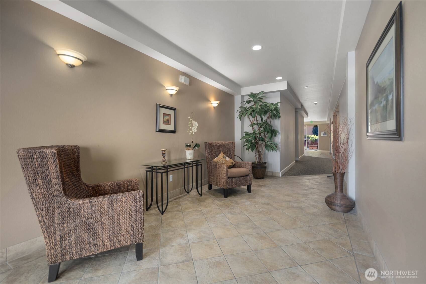 7549 SE 29th ST #103, Mercer Island, WA 98040