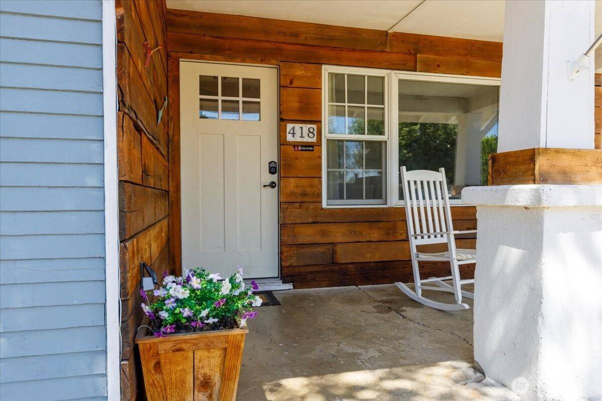 418 W Chestnut ST, Almira, WA 99103